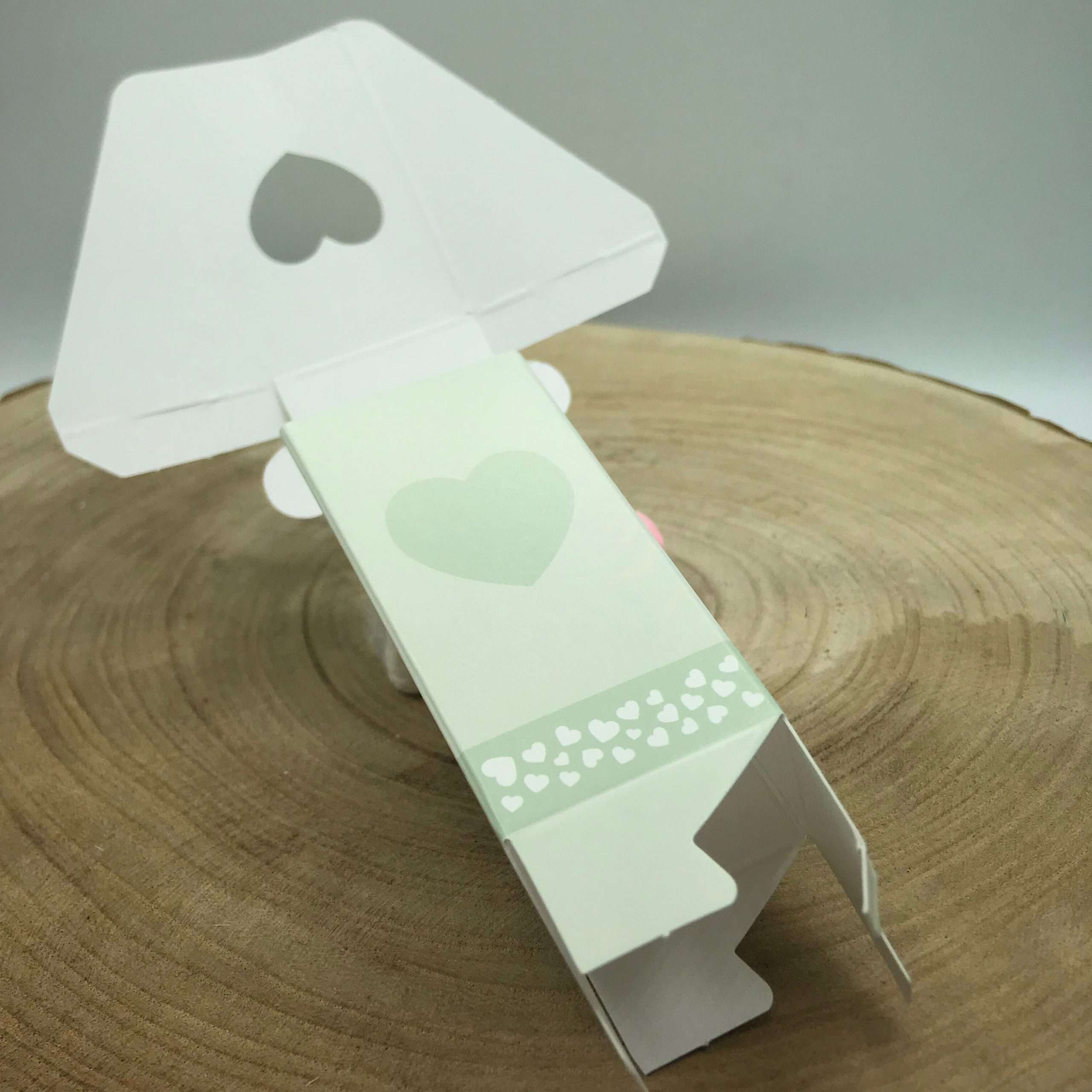 Scatolina-porta-confetti-fai-da-te-cuore-verde-(3)